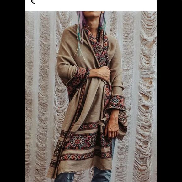 NWT BoHo geometric cotton scarf wrap khaki one size fits all. Very comfy . - Picture 1 of 5